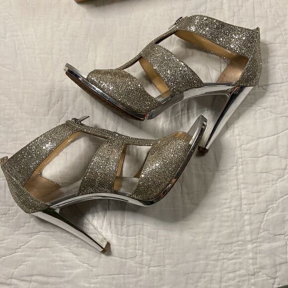 Michael Kors Berkley Cutout Accent T-Strap High Heel Sandals size 11 - Picture 6 of 9